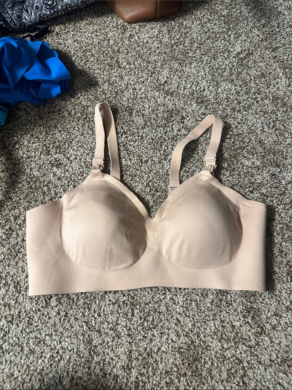 Momcozy nude bra